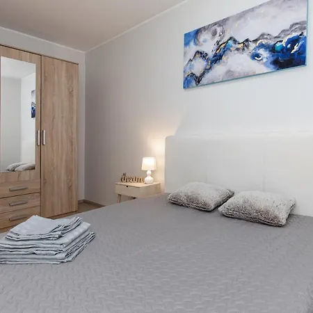 Center Parking Space