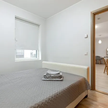 Center Parking Space 아파트