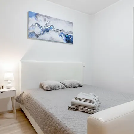 Center Parking Space 아파트 *